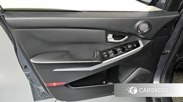 Ssangyong New Style Korando C id 4269532 из Кореи 16
