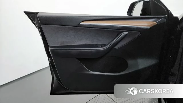 Tesla Model Y id 4381732 из Кореи 16