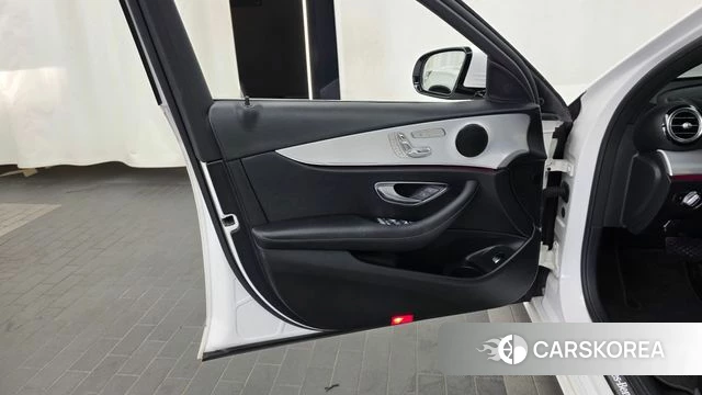 Mercedes-Benz E-Class W213 id 4716755 из Кореи 16