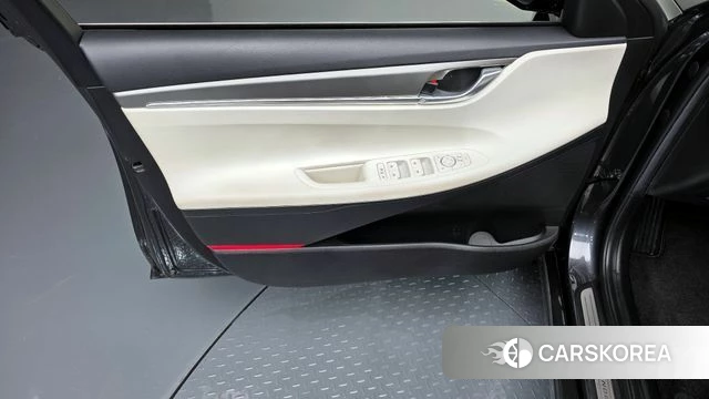 Hyundai The New Grandeur IG Hybrid id 4195271 из Кореи 16