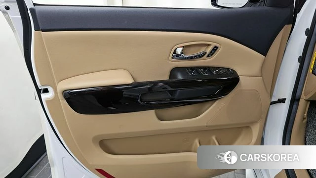 Kia The New Carnival id 4384945 из Кореи 16