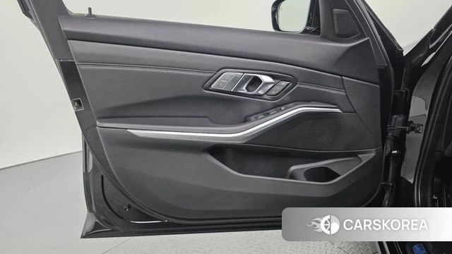 BMW 3 Series (G20) id 4769313 из Кореи 16
