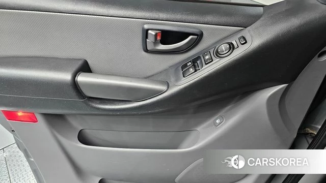 Hyundai The New Grand Starex id 4543743 из Кореи 16