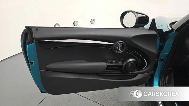 Mini Cooper S Convertible id 4602926 из Кореи 16