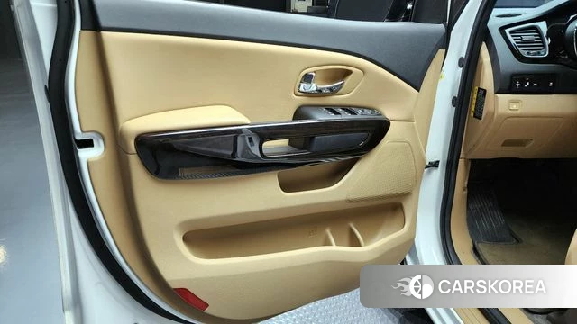 Kia The New Carnival id 4390570 из Кореи 16