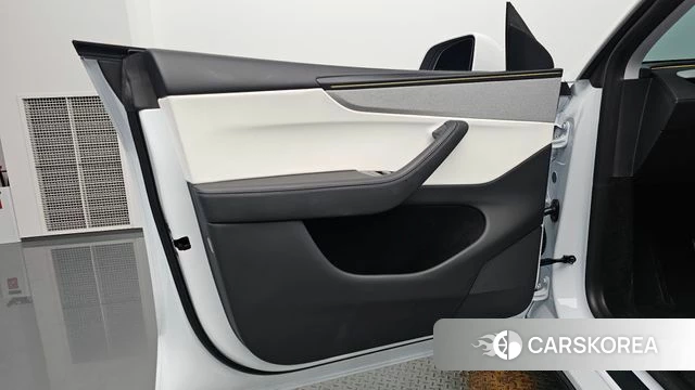 Tesla Model Y id 4686415 из Кореи 16