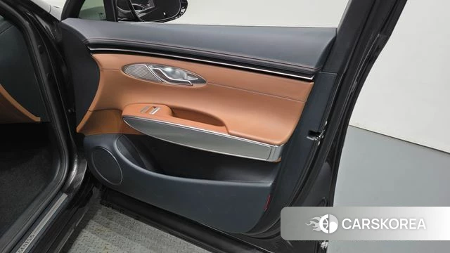 Genesis GV70 id 4292366 из Кореи 16