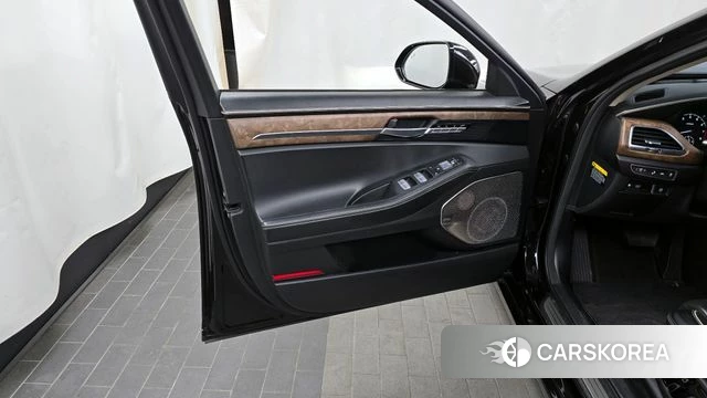 Genesis G90 id 4310804 из Кореи 16