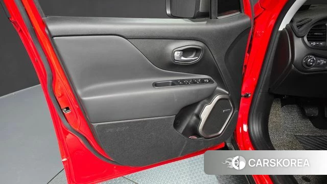 Jeep Renegade id 4244549 из Кореи 16