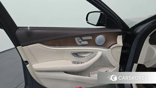 Mercedes-Benz E-Class W213 id 4225812 из Кореи 16