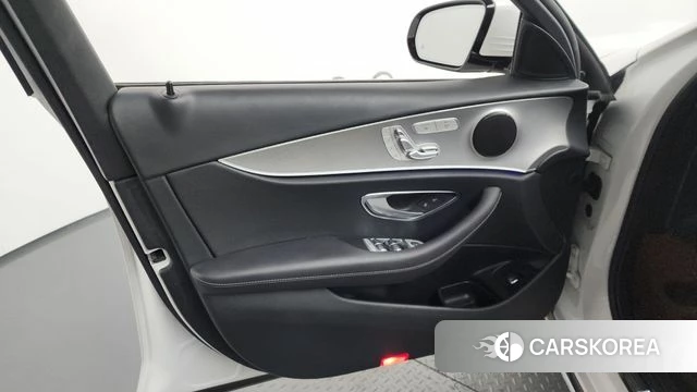 Mercedes-Benz E-Class W213 id 4581772 из Кореи 16