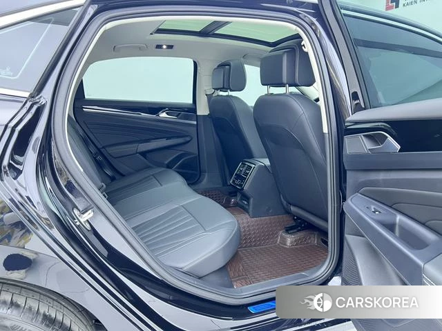 Volkswagen Passat id 4258577 из Китая 16