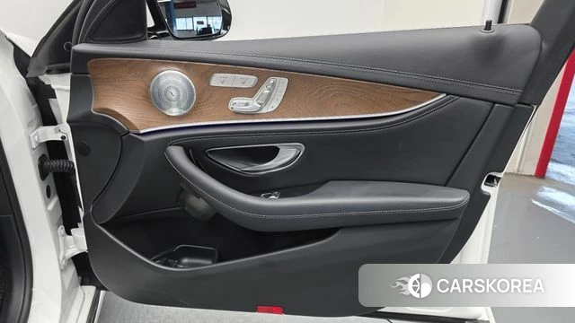 Mercedes-Benz E-Class W213 id 4294234 из Кореи 16
