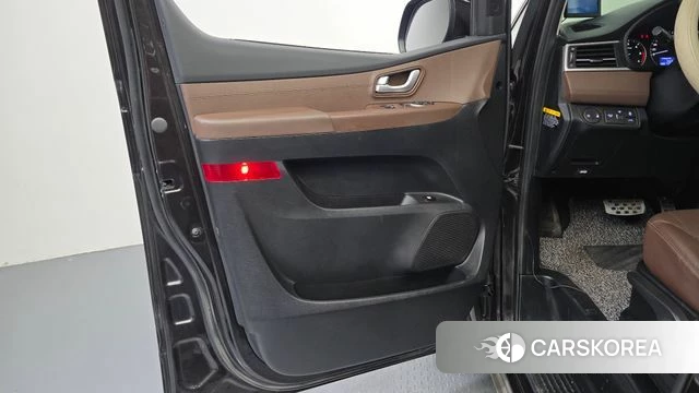 Hyundai The New Grand Starex id 4251421 из Кореи 16