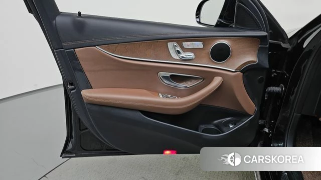 Mercedes-Benz E-Class W213 id 4864334 из Кореи 16