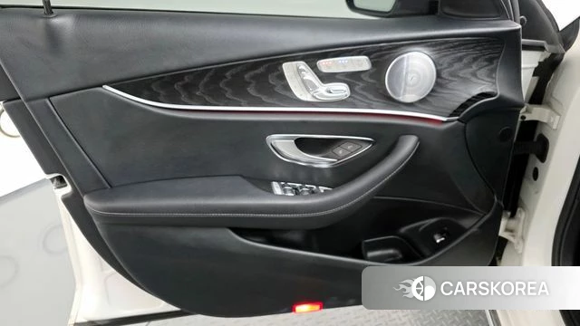 Mercedes-Benz E-Class W213 id 4317835 из Кореи 16