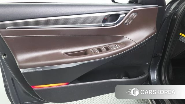 Hyundai Grandeur IG Hybrid id 4882500 из Кореи 16
