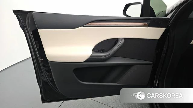 Tesla Model X id 4591575 из Кореи 16