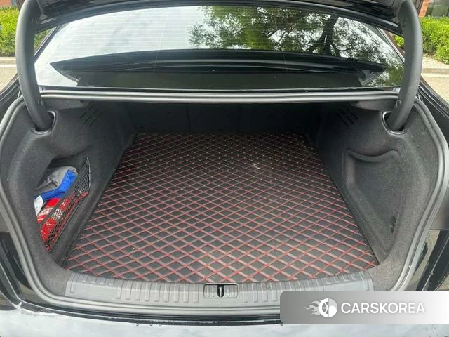 Audi A6L id 4348968 из Китая 16