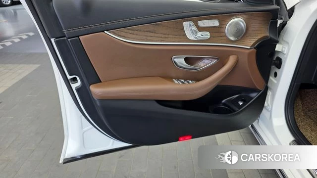 Mercedes-Benz E-Class W213 id 4784221 из Кореи 16