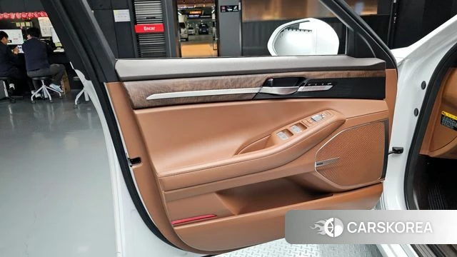 Genesis G90 id 4232100 из Кореи 16