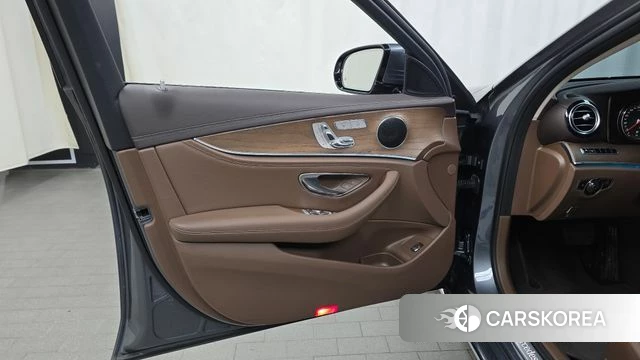 Mercedes-Benz E-Class W213 id 4459649 из Кореи 16