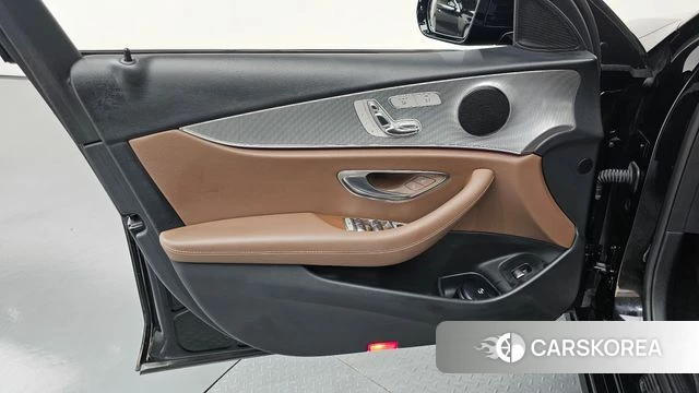 Mercedes-Benz E-Class W213 id 4581174 из Кореи 16