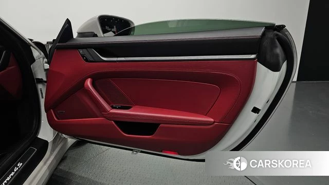 Porsche 911(992) id 4667234 из Кореи 16