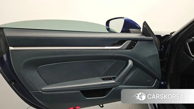 Porsche 911(992) id 4203061 из Кореи 16