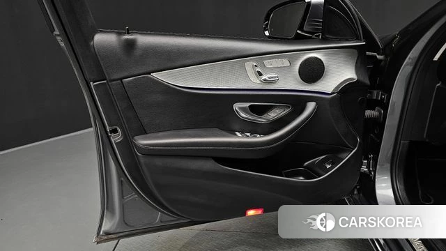 Mercedes-Benz E-Class W213 id 4837216 из Кореи 16