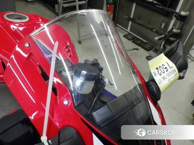 Honda CBR1000RR-R FIREBLADE id 3949952 из Японии 16