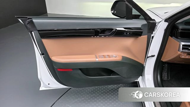Hyundai Grandeur Hybrid (GN7) id 4421501 из Кореи 16