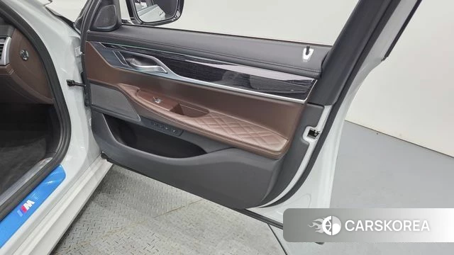 BMW 7 Series (G11) id 4283306 из Кореи 16