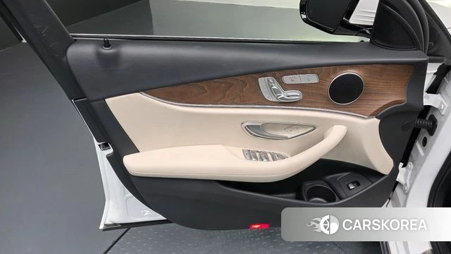 Mercedes-Benz E-Class W213 id 4640551 из Кореи 16