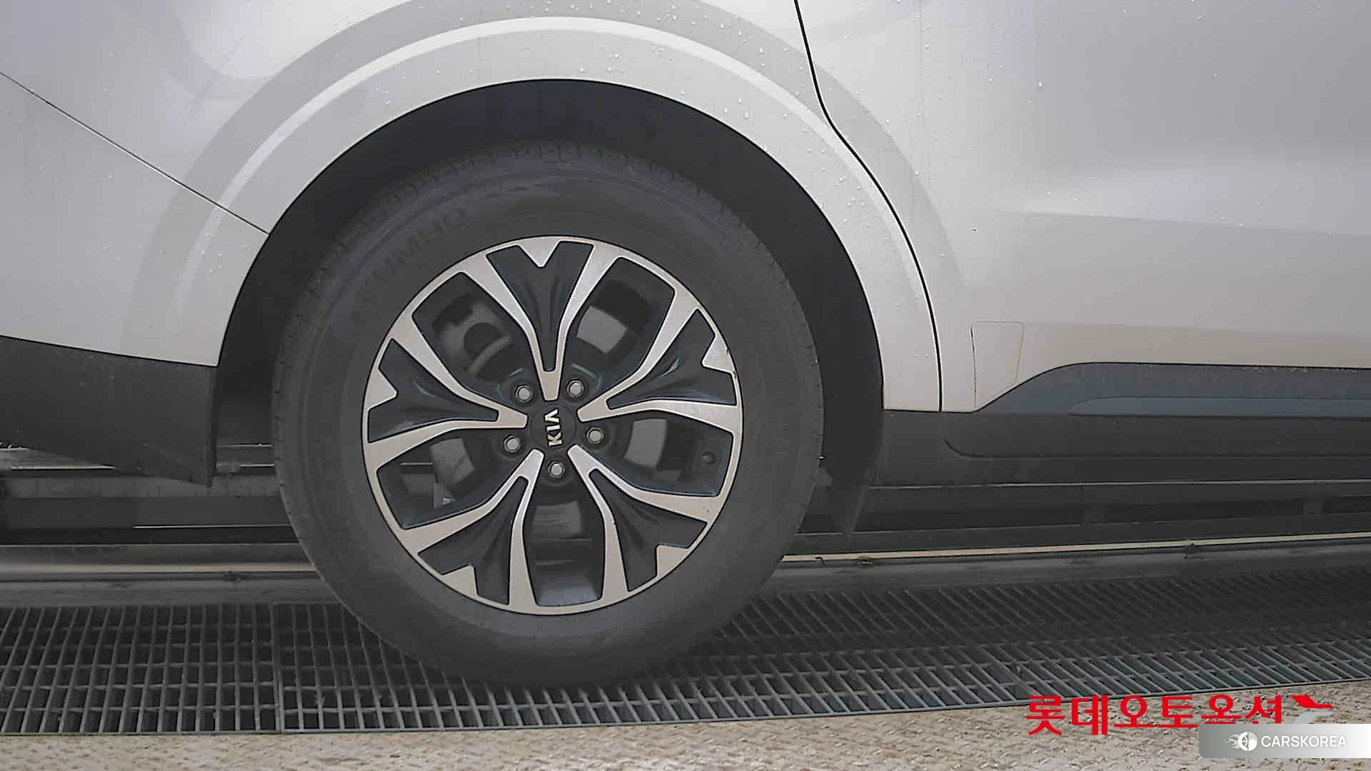 Kia Carnival id 4312642 из Кореи 16
