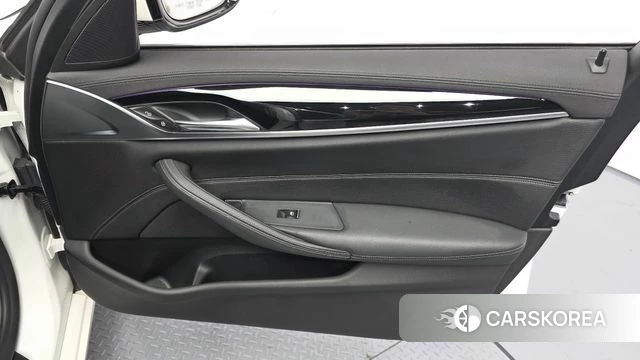 BMW 5 Series (G30) id 4780787 из Кореи 16