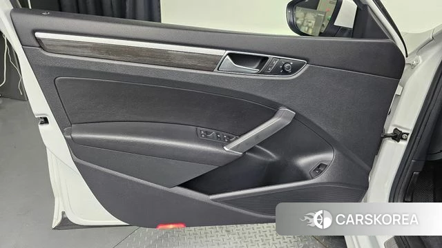 Volkswagen The New Passat id 4626281 из Кореи 16