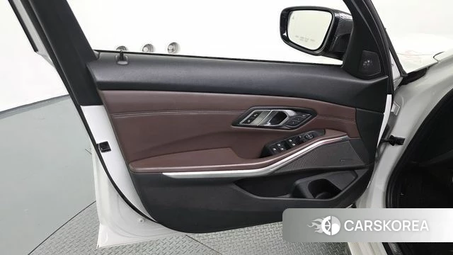 BMW 3 Series (G20) id 4642497 из Кореи 16