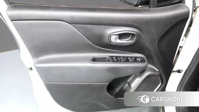 Jeep Renegade id 4434792 из Кореи 16