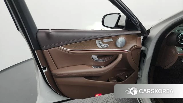 Mercedes-Benz E-Class W213 id 4310788 из Кореи 16