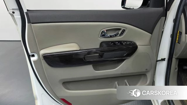 Kia All New Carnival id 4652423 из Кореи 16