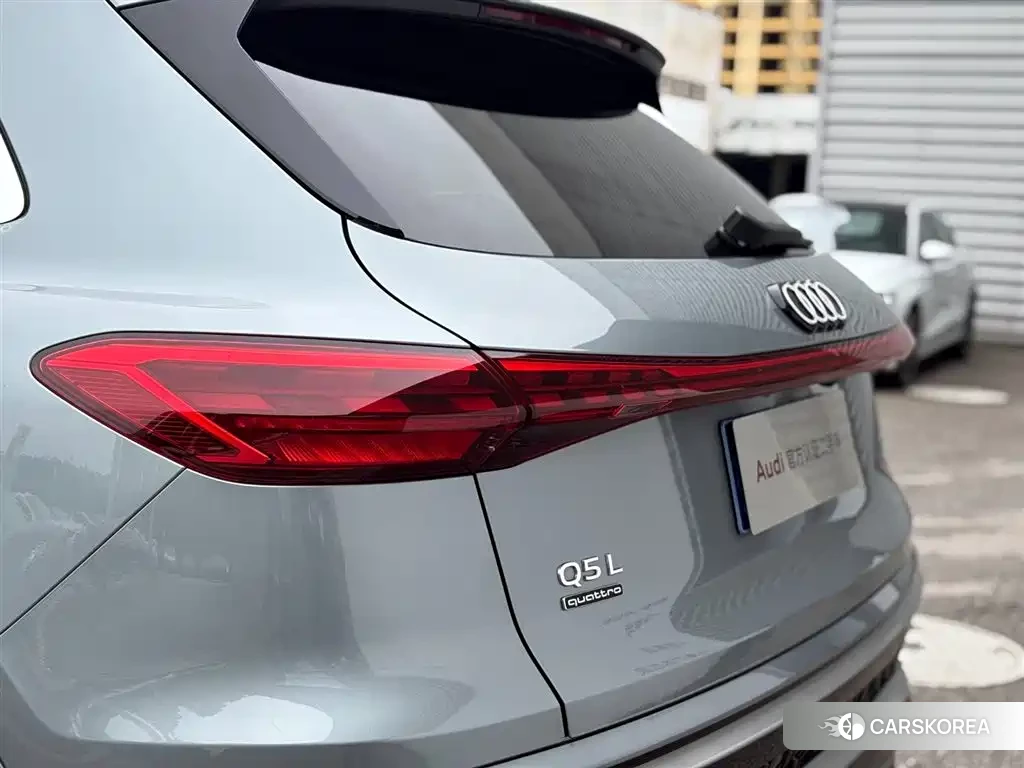 Audi Q5L id 4600398 из Китая 16