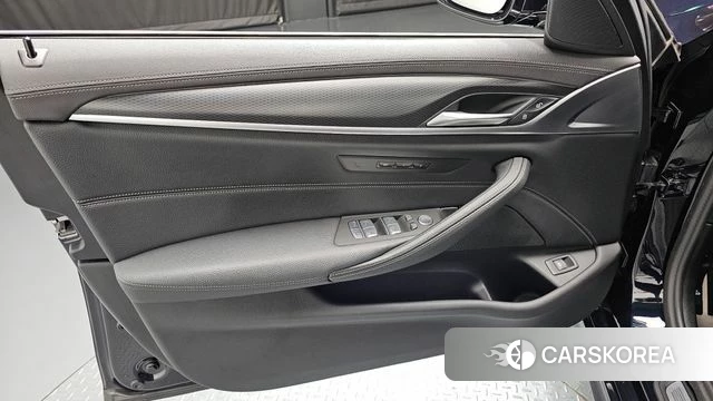 BMW 5 Series (G30) id 4623993 из Кореи 16