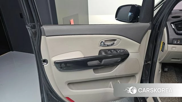 Kia All New Carnival id 4633363 из Кореи 16