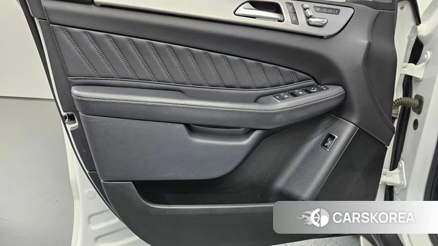 Mercedes-Benz GLE - Class W166 id 4633275 из Кореи 16