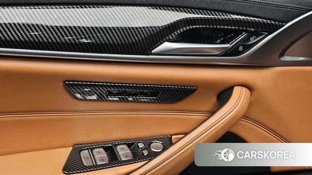 BMW 5 Series (G30) id 4849309 из Кореи 16