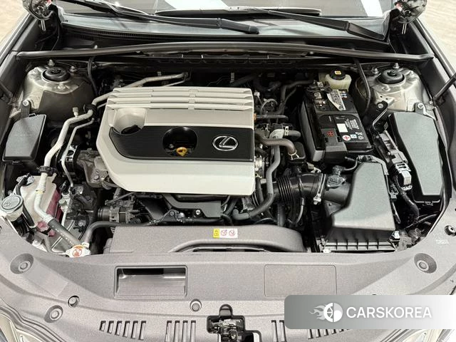 Lexus ES id 4273980 из Китая 16