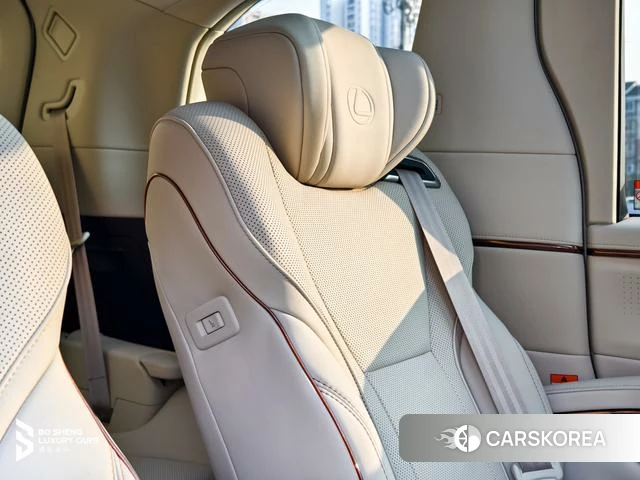 Lexus LM id 4291399 из Китая 16