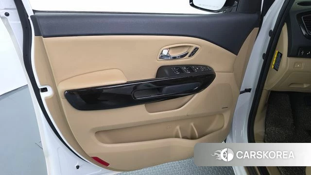 Kia The New Carnival id 4377779 из Кореи 16