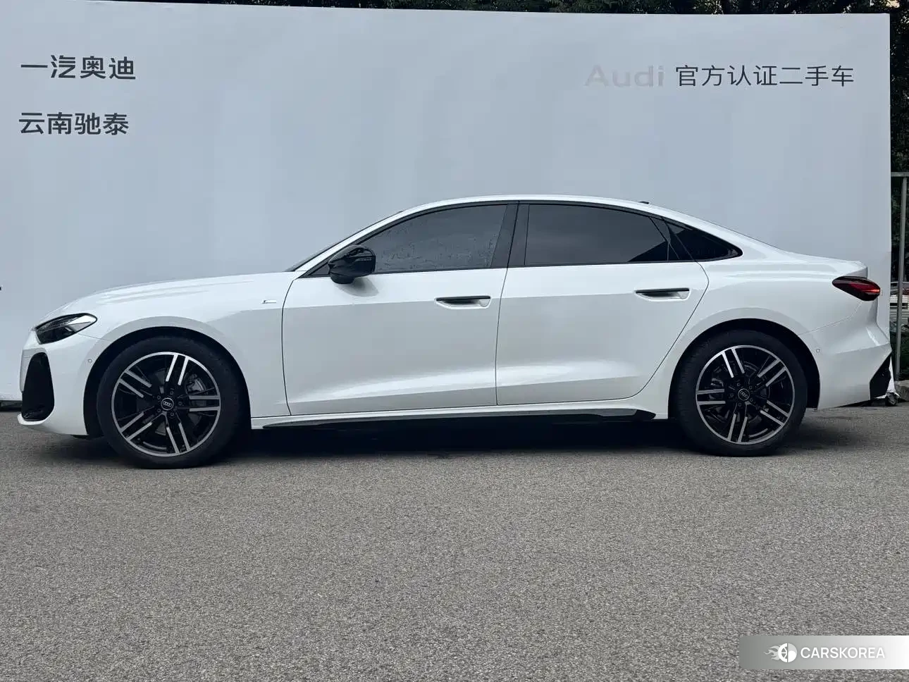 Audi A5L id 4539028 из Китая 16